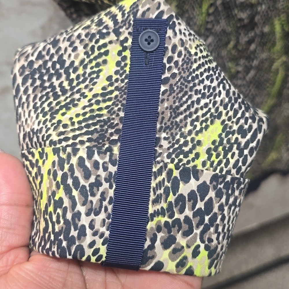 Tahari | Women's | Blouse | Neon Green and Black Animal Print | Size L - Picture 5 of 9